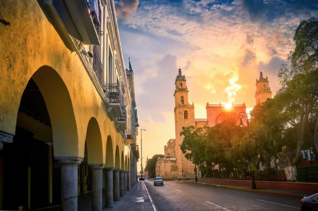 Descubre los precios y valor del metro cuadrado de terreno en Mérida Yucatán, así como las razones para invertir en bienes raíces en esta ciudad en constante crecimiento. Obtén información valiosa para tomar la mejor decisión de inversión a largo plazo.